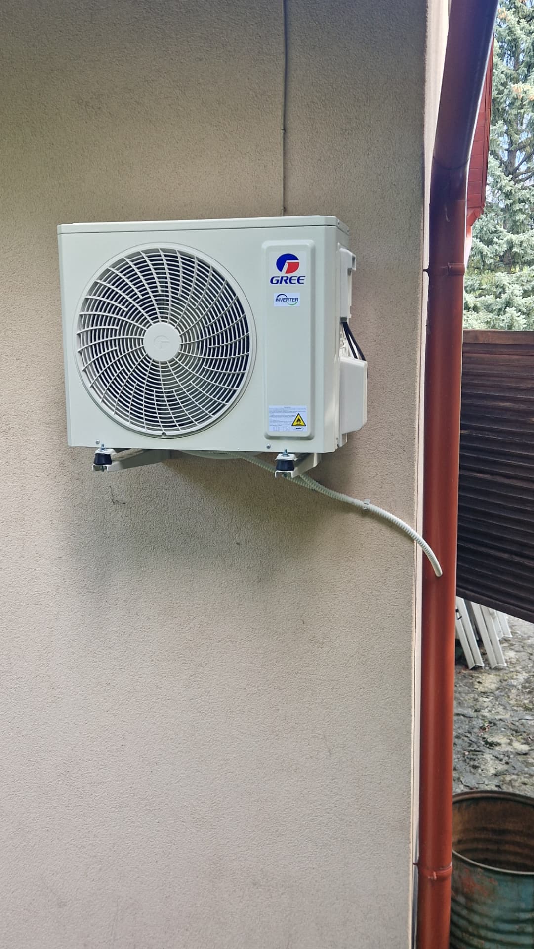 Gree Pulse 2,5 kW kültéri egység telepítése Szentendrén